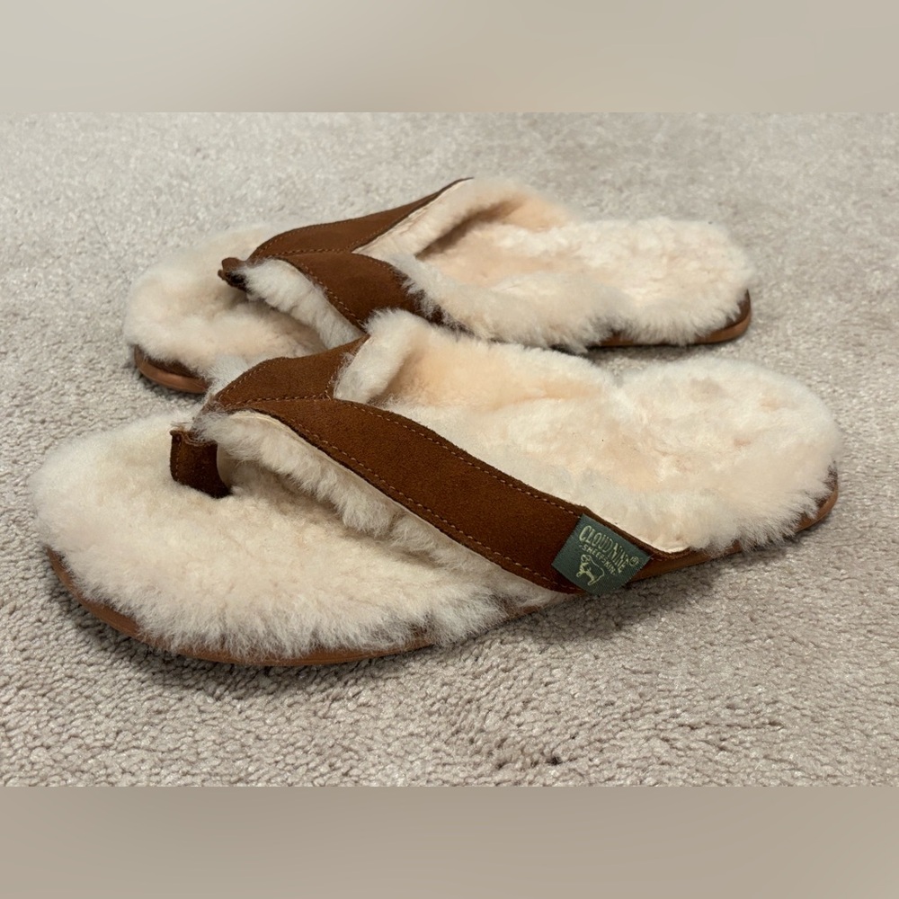 Cloud Nine Women’s Size 10 Brown  Sheepskin Flip Flop 2 Slippers Comfort